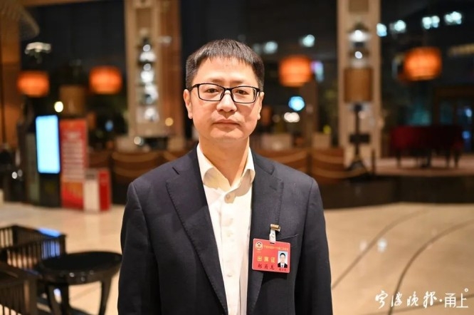 郑甬龙_副本.jpg